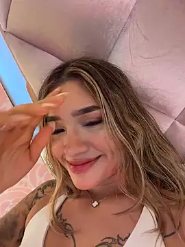 Arianavillada oiled camshow