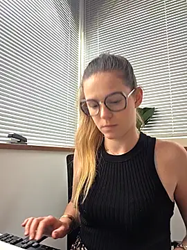Lucie_mehott pussy play - 2025-03-25